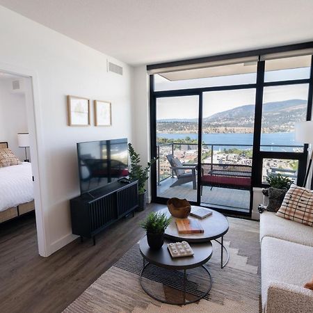 Awesome View 21 Two Bedroom One Bath Downtown Lake View Near Beach Kelowna Extérieur photo