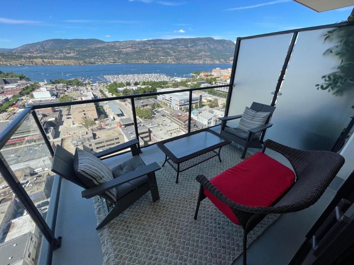Awesome View 21 Two Bedroom One Bath Downtown Lake View Near Beach Kelowna Extérieur photo