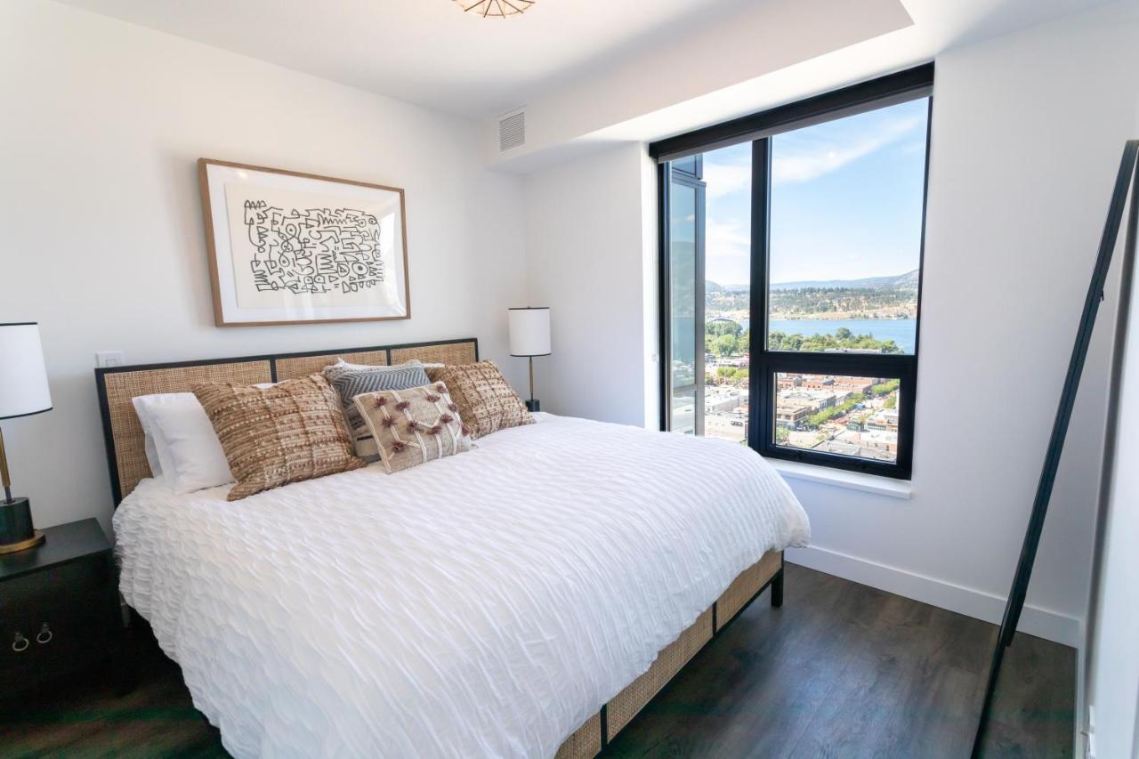 Awesome View 21 Two Bedroom One Bath Downtown Lake View Near Beach Kelowna Extérieur photo