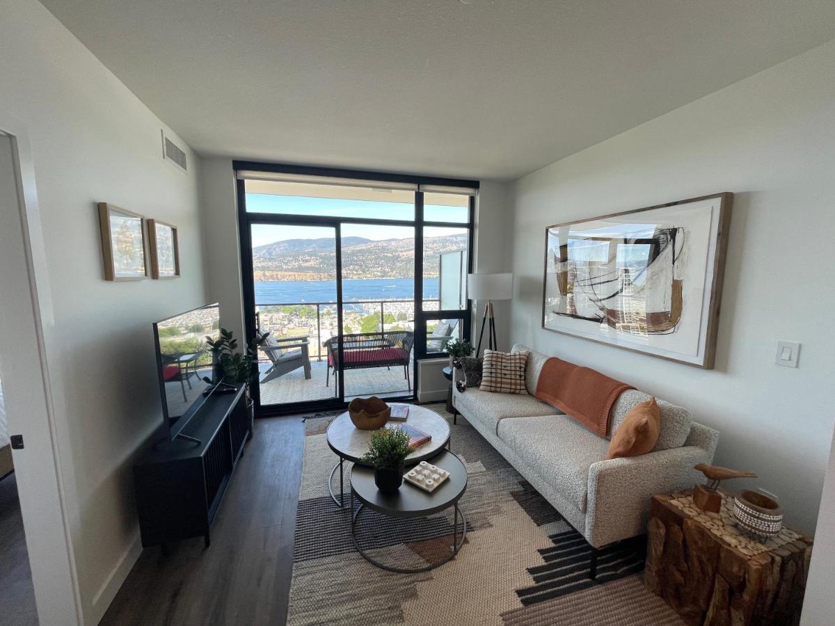 Awesome View 21 Two Bedroom One Bath Downtown Lake View Near Beach Kelowna Extérieur photo