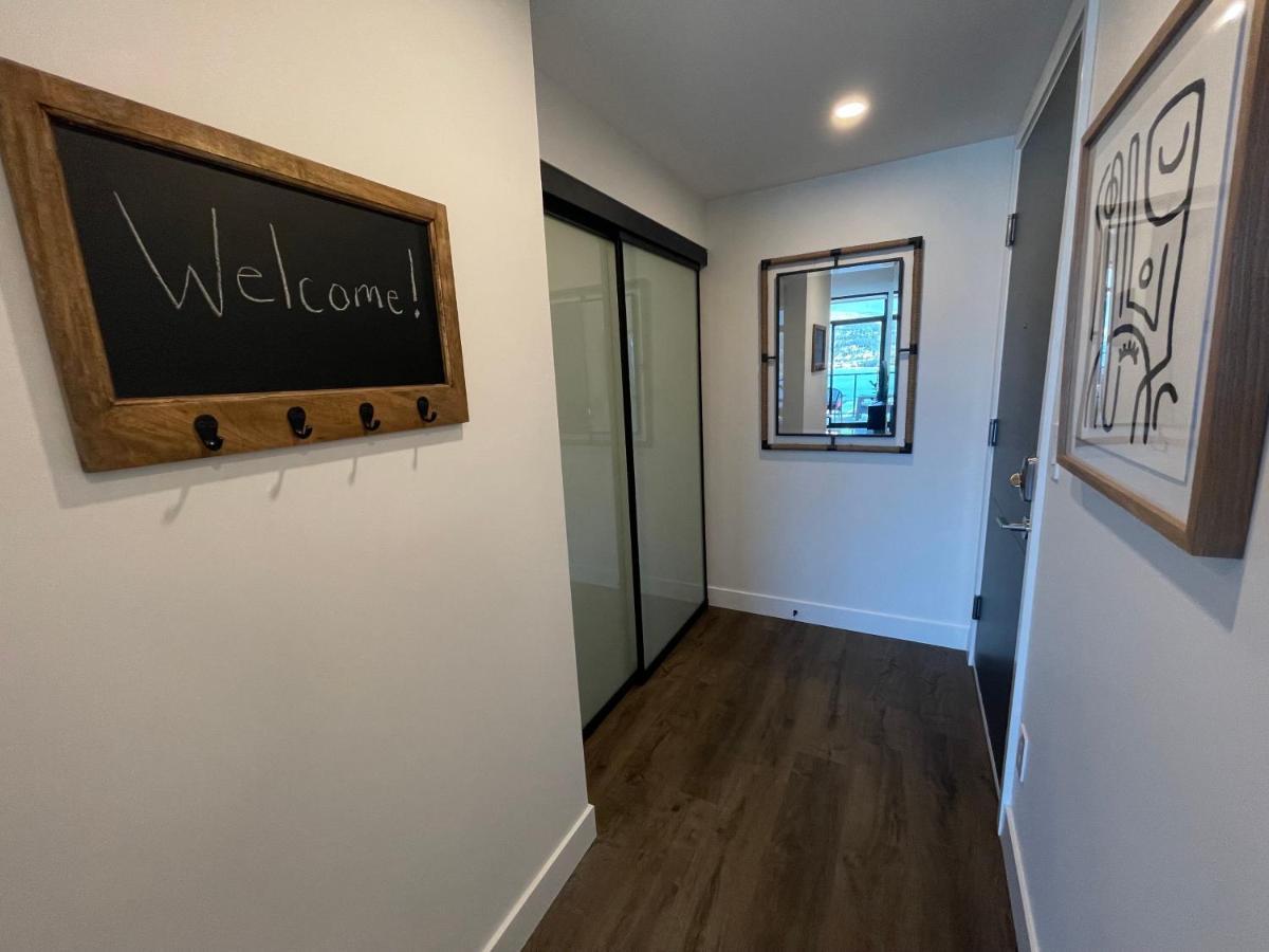 Awesome View 21 Two Bedroom One Bath Downtown Lake View Near Beach Kelowna Extérieur photo