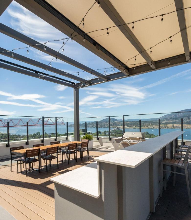 Awesome View 21 Two Bedroom One Bath Downtown Lake View Near Beach Kelowna Extérieur photo