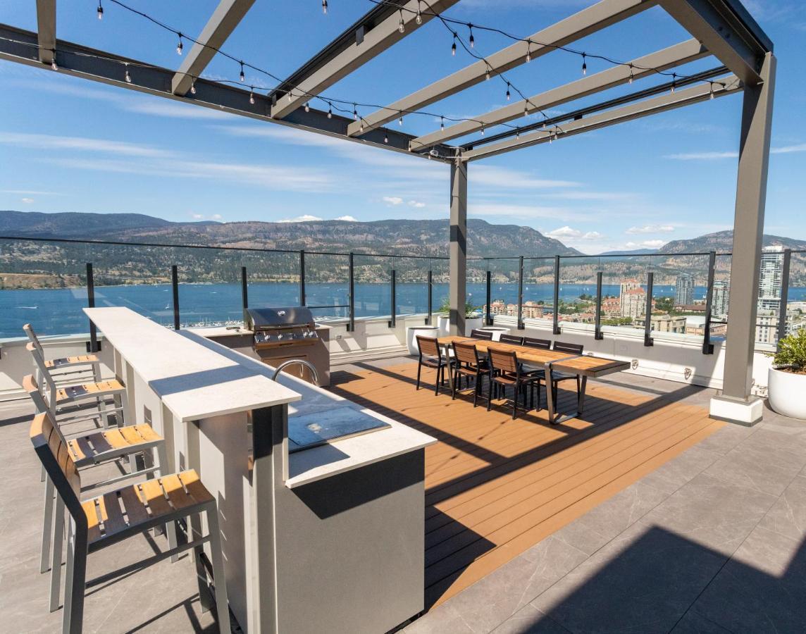 Awesome View 21 Two Bedroom One Bath Downtown Lake View Near Beach Kelowna Extérieur photo